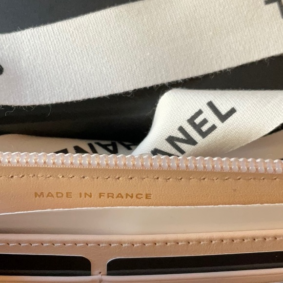 🌹CHANEL ZIP AROUND WALLET 🌹 - Picture 13 of 16